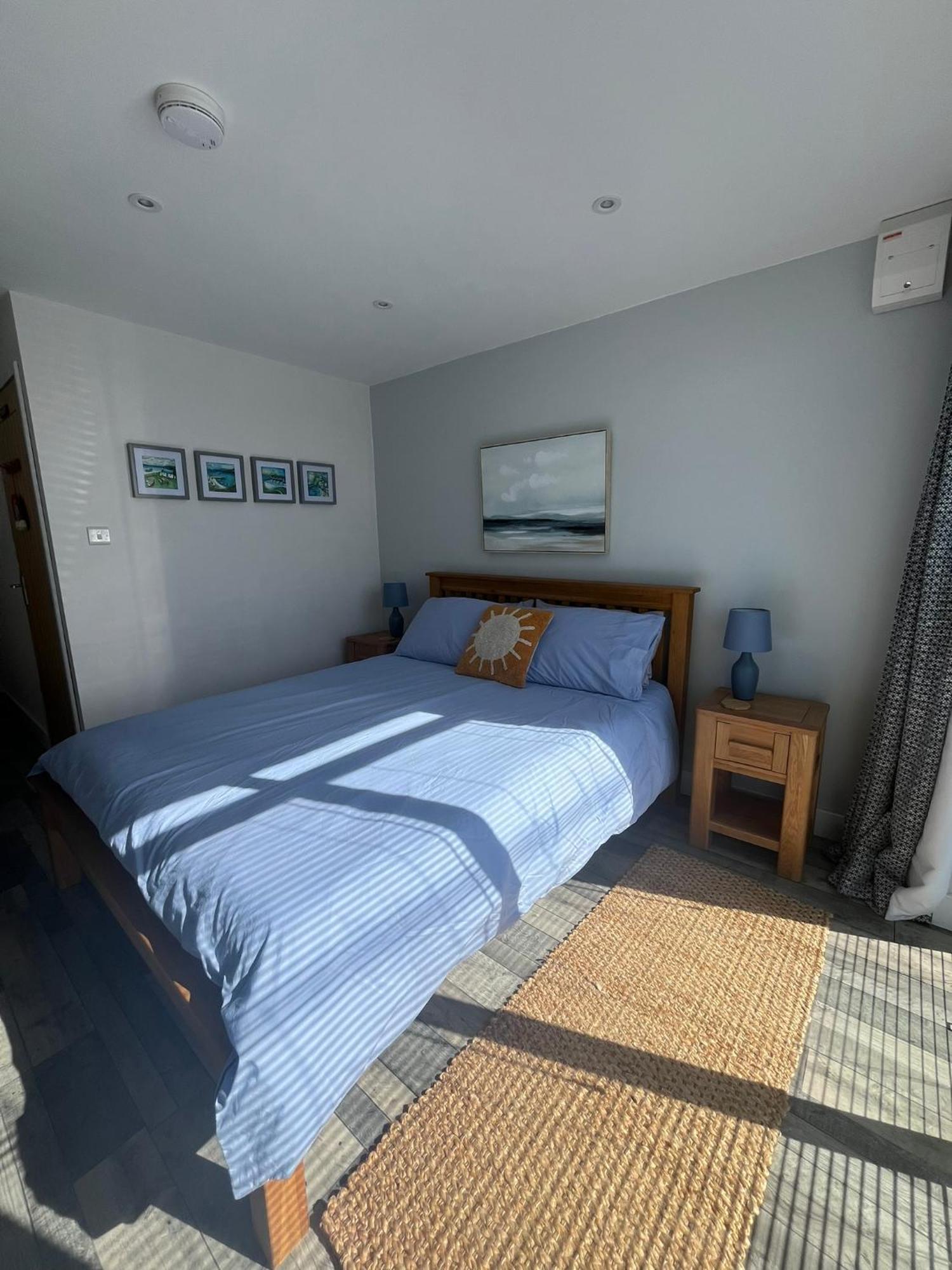 Entire Guest Suite In Four Mile Bridge, Rhoscolyn Valley Extérieur photo